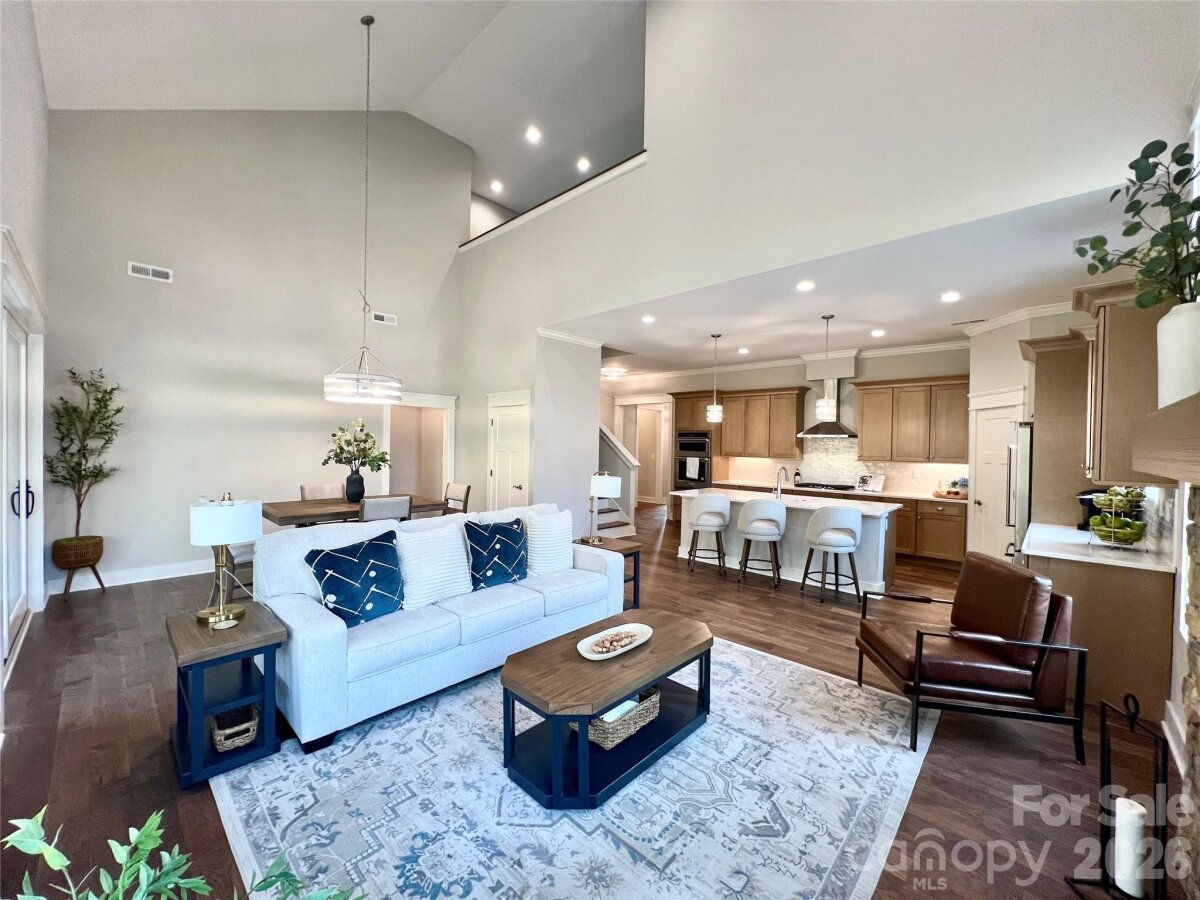 Hendersonville 7 4350616g