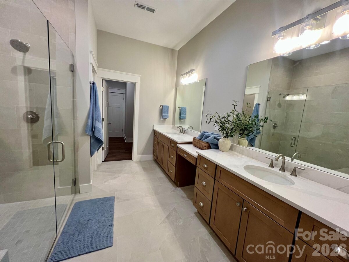 Hendersonville 11 4350616k