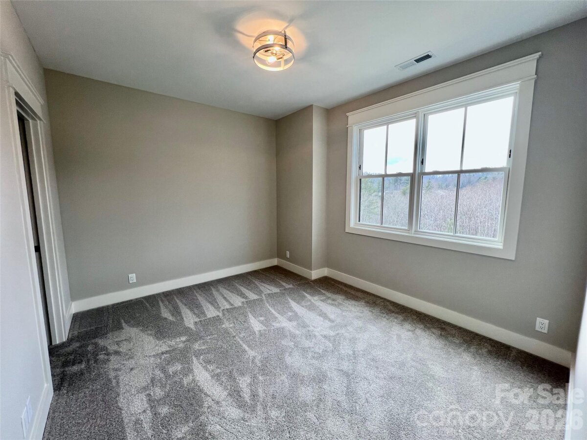 Hendersonville 16 4350616p