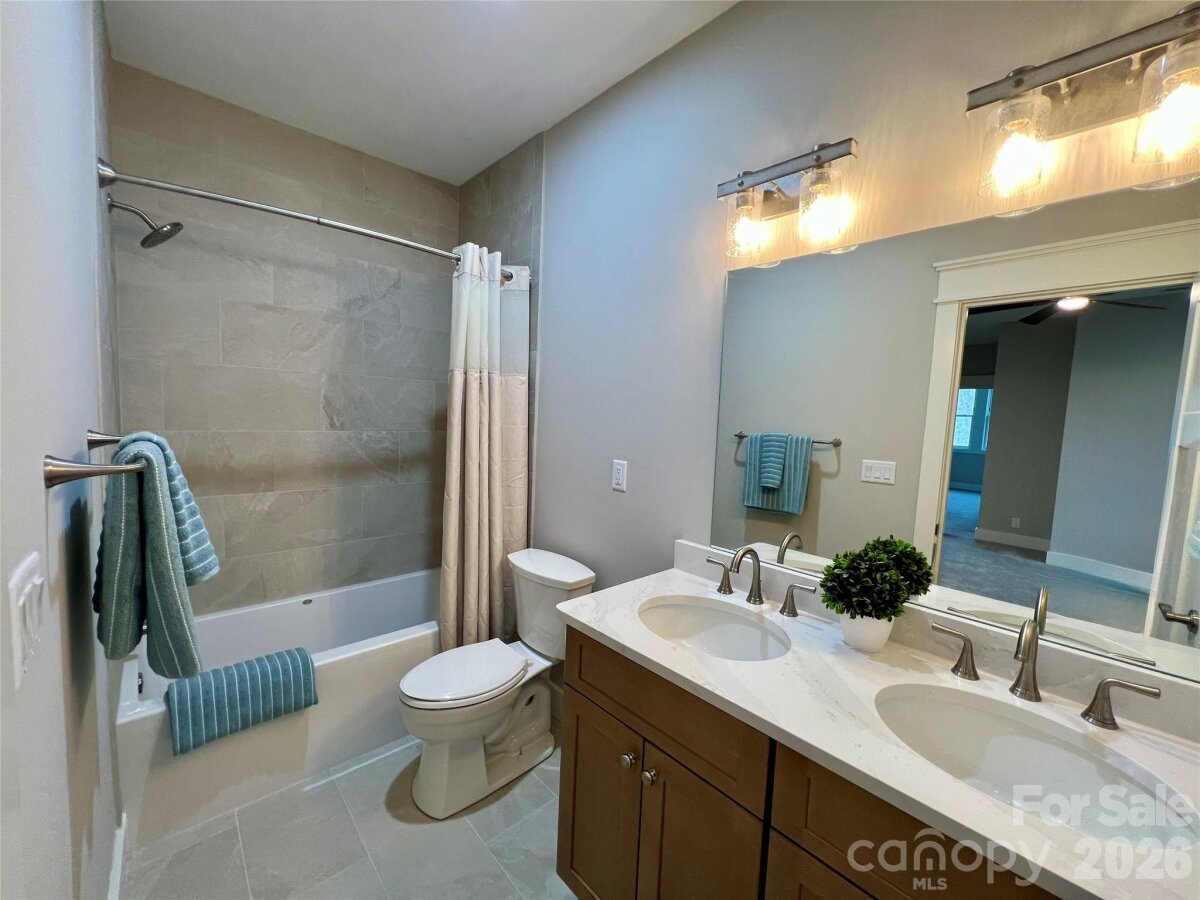 Hendersonville 17 4350616q