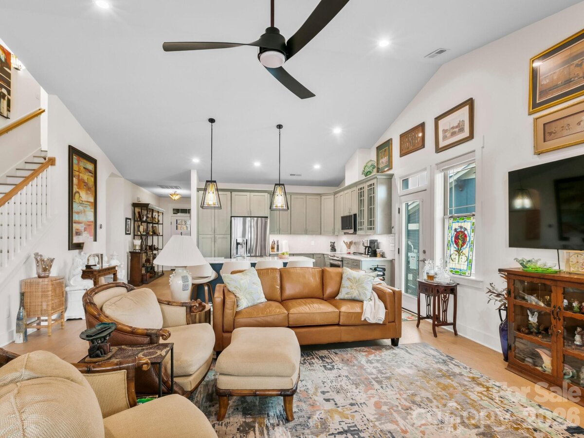 Avery Creek 5 4350794e