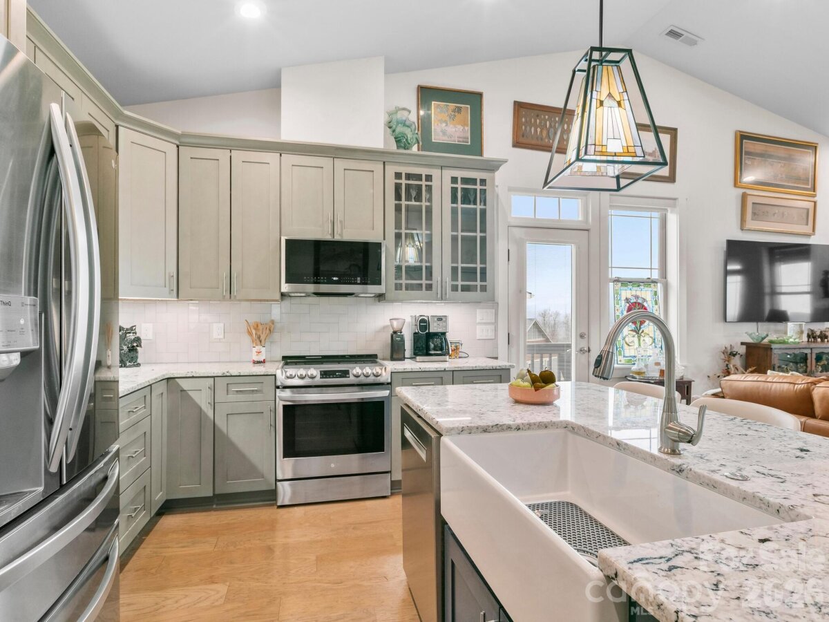 Avery Creek 8 4350794h