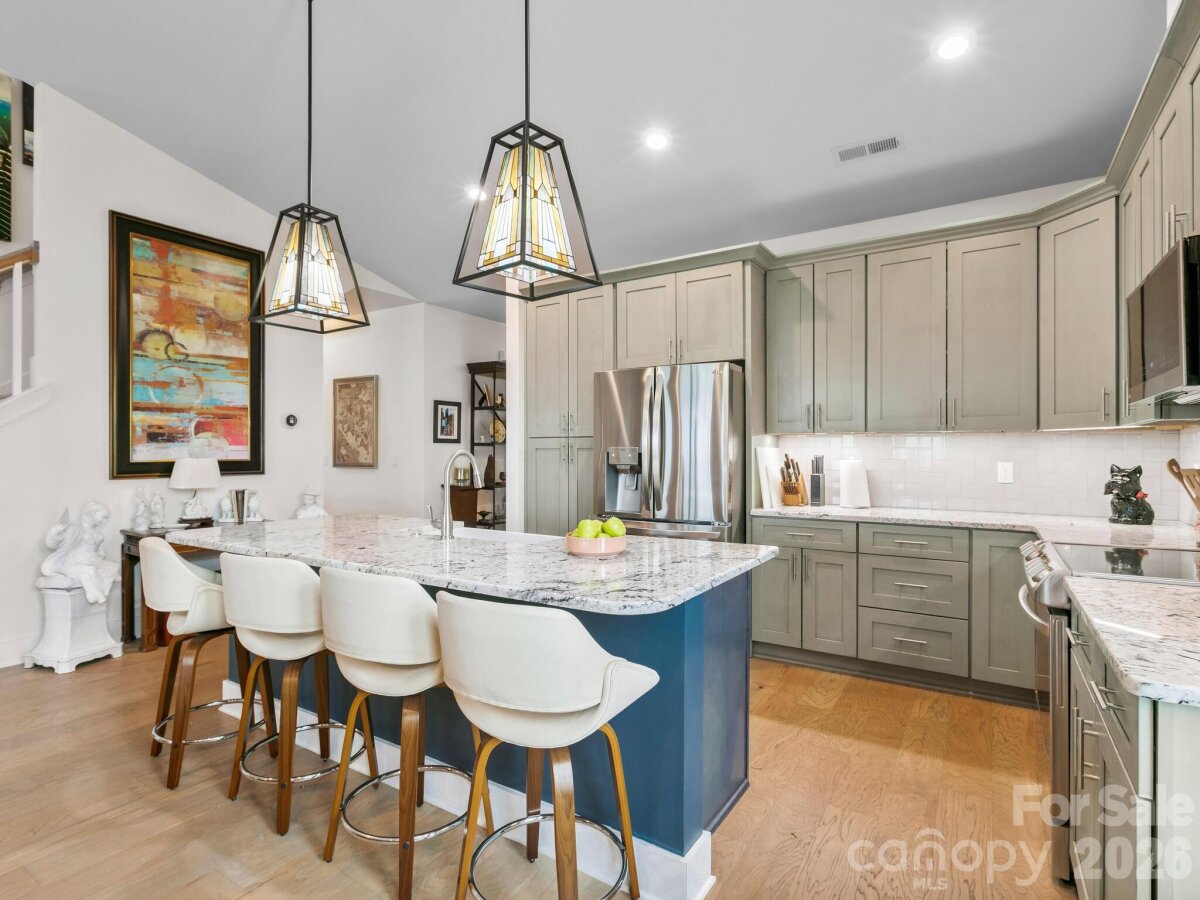 Avery Creek 12 4350794l