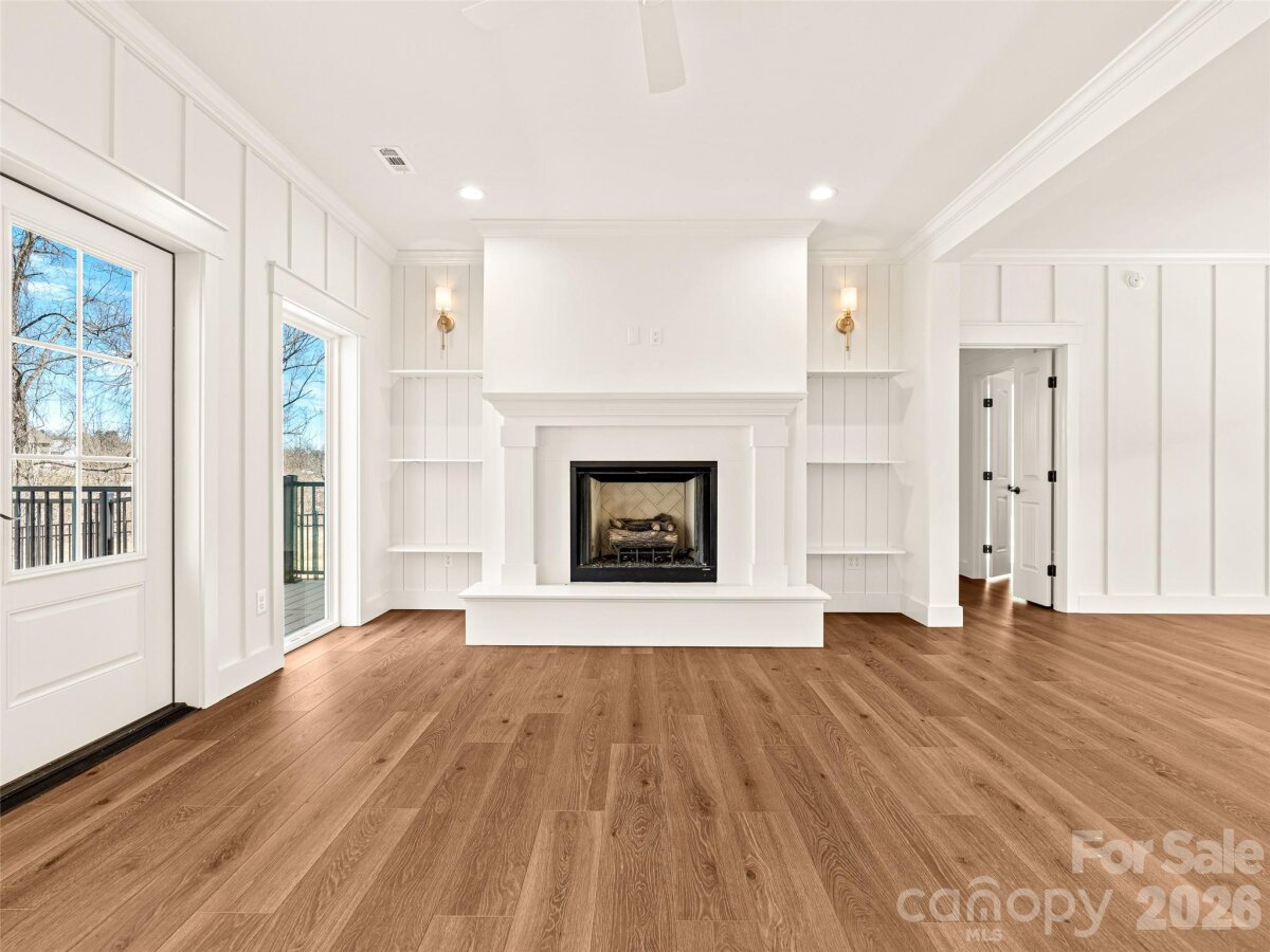 Hendersonville 9 4351063i