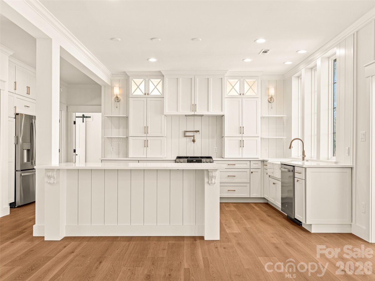 Hendersonville 10 4351063j