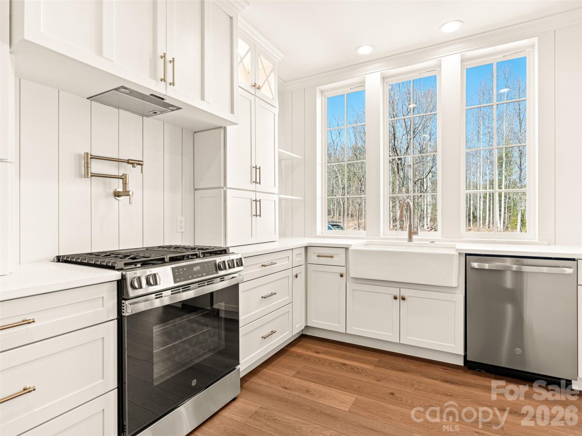 Hendersonville 13 4351063m