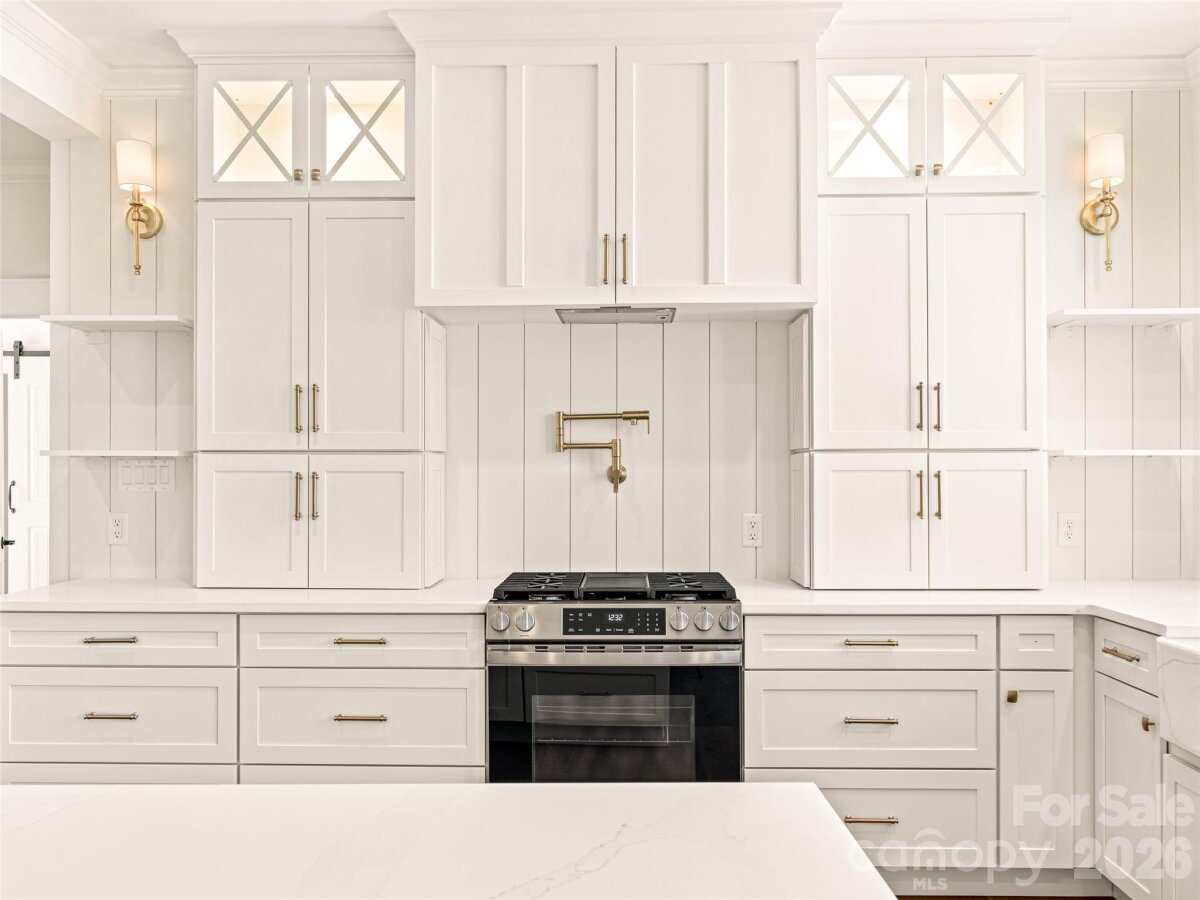 Hendersonville 14 4351063n