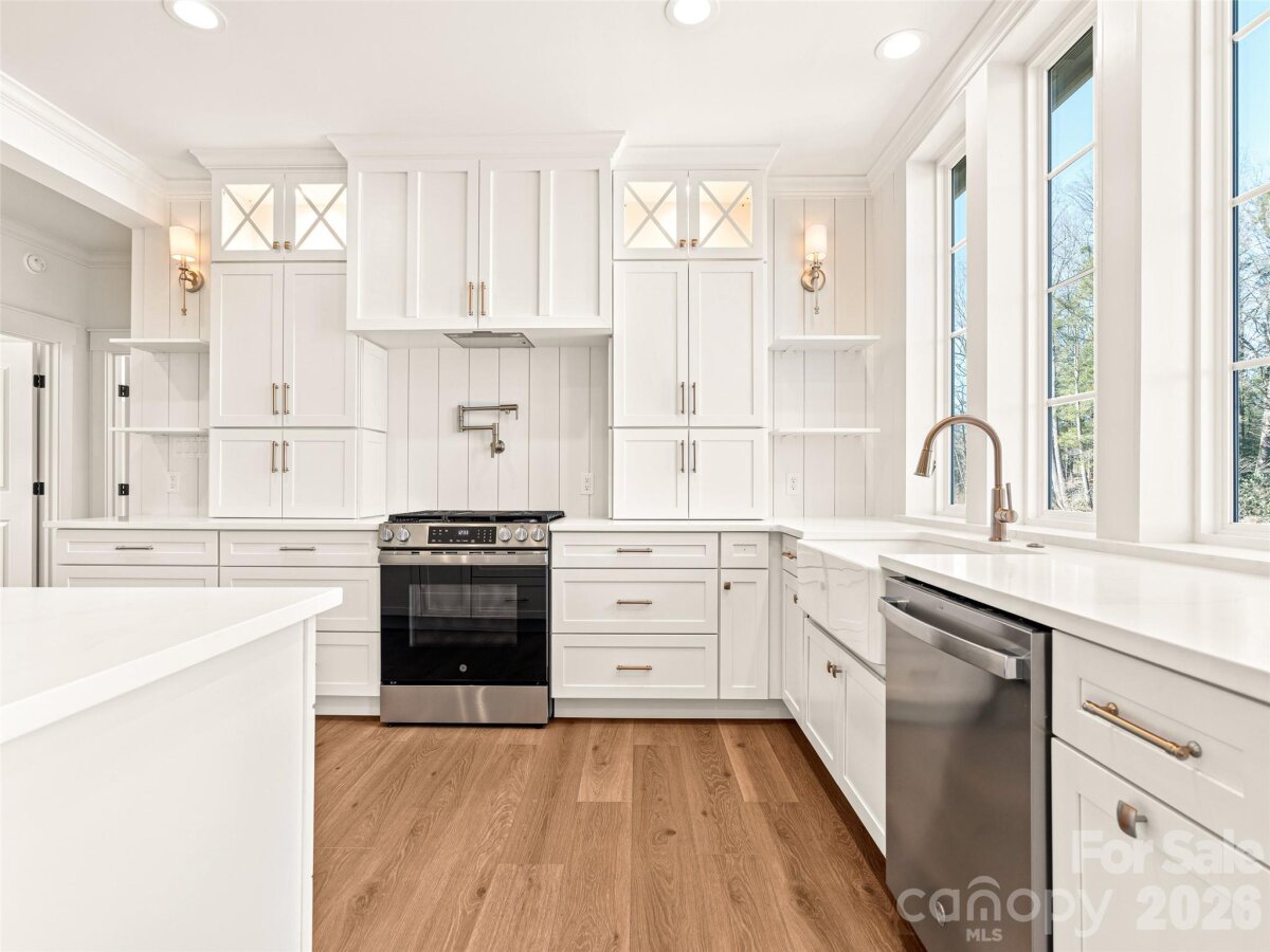 Hendersonville 15 4351063o