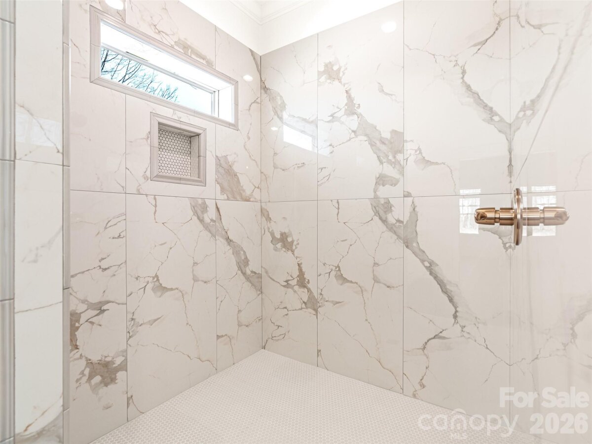 Hendersonville 20 4351063t