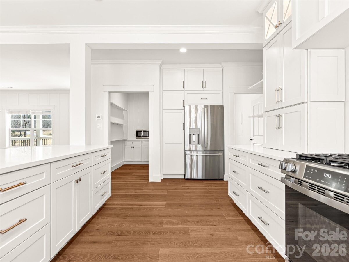 Hendersonville 26 4351063z