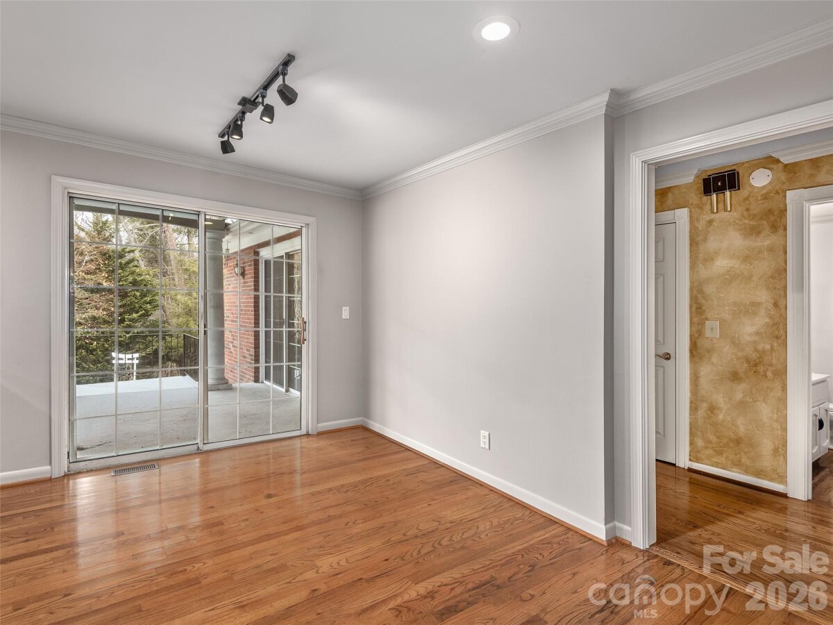 Flat Rock 12 4351379l