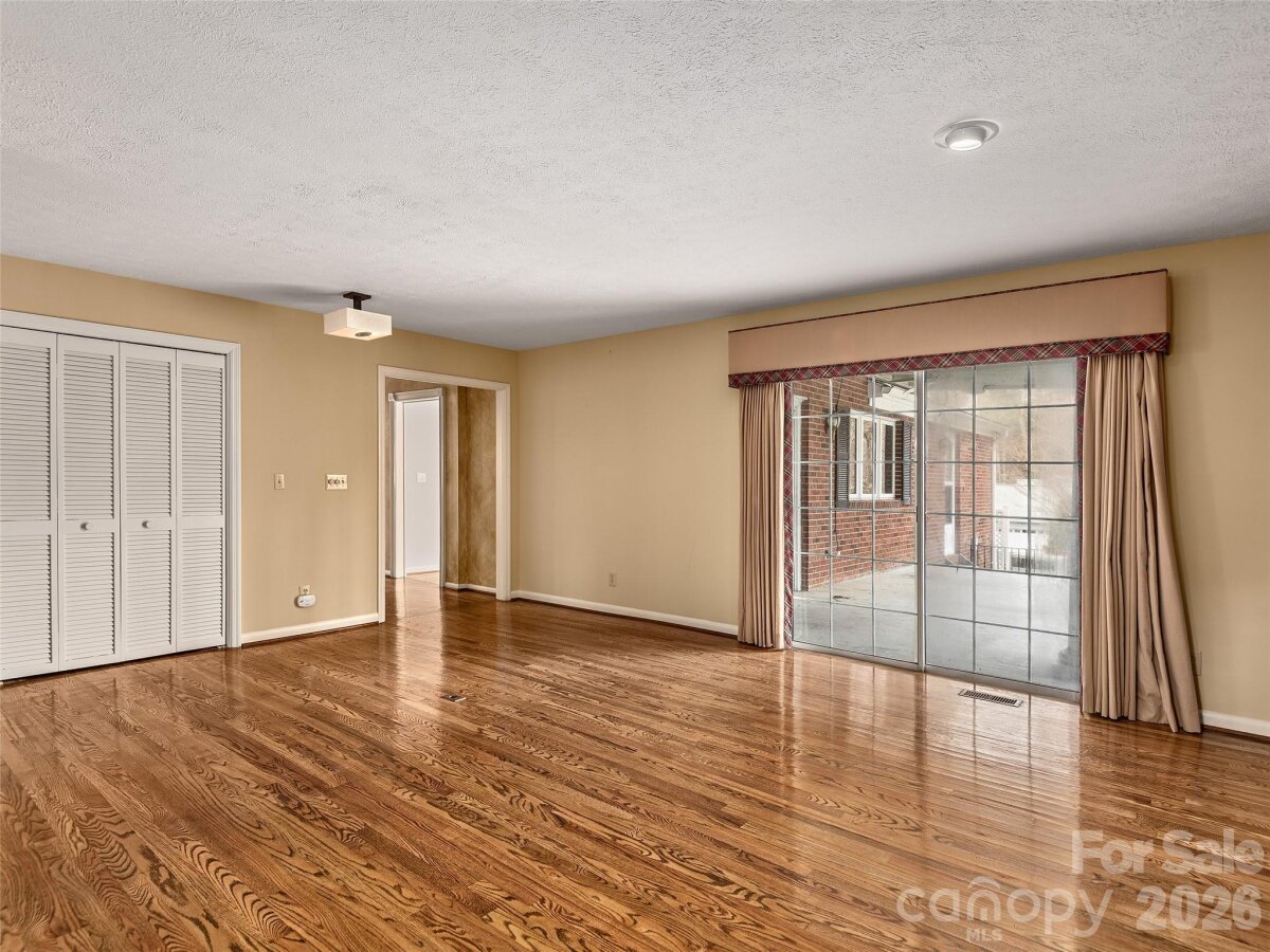 Flat Rock 14 4351379n