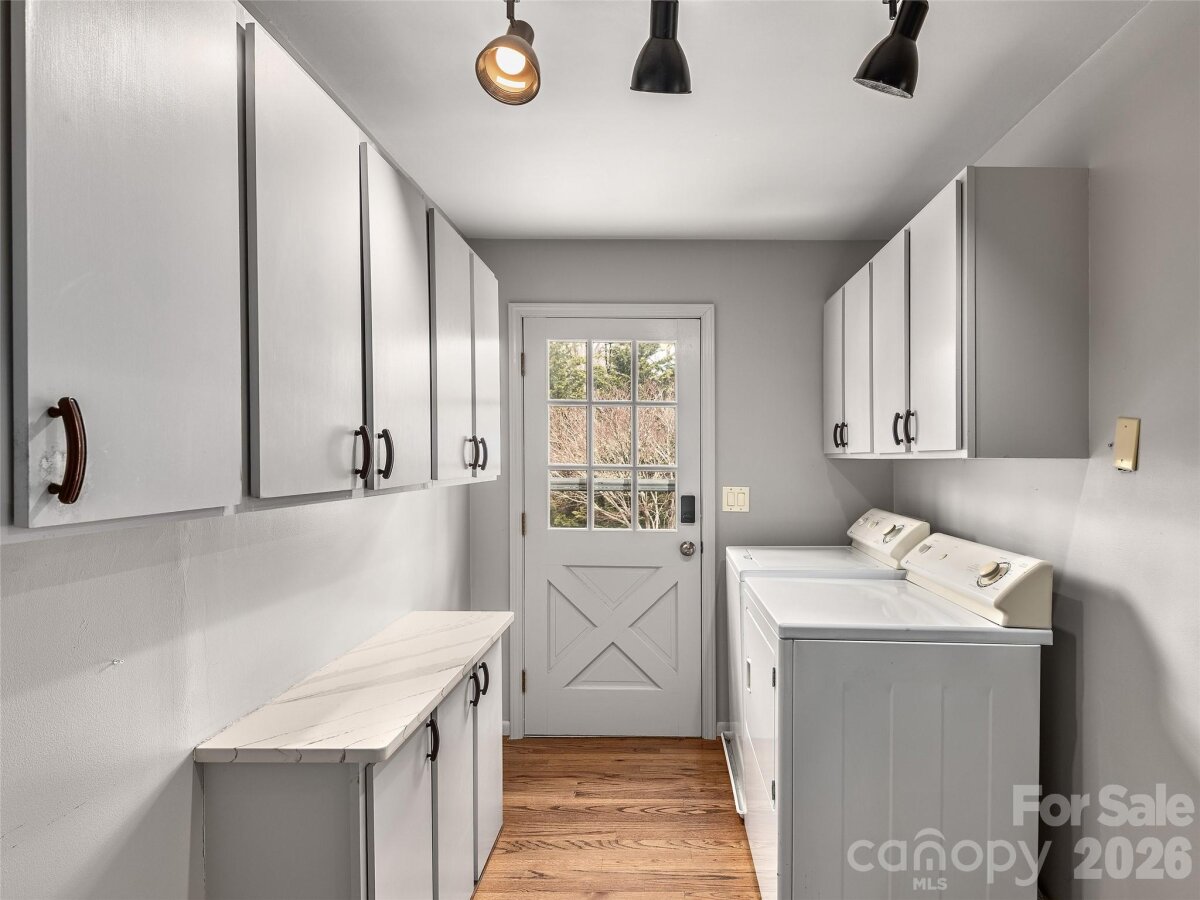 Flat Rock 15 4351379o