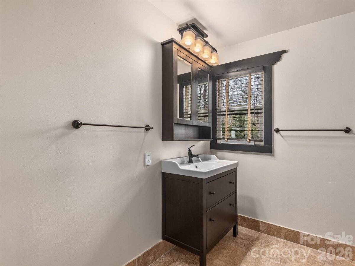 Flat Rock 25 4351379y