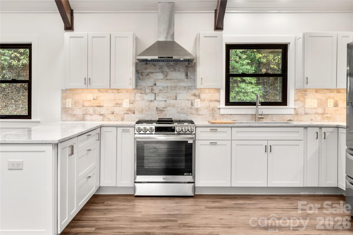 Waynesville 9 4351574i