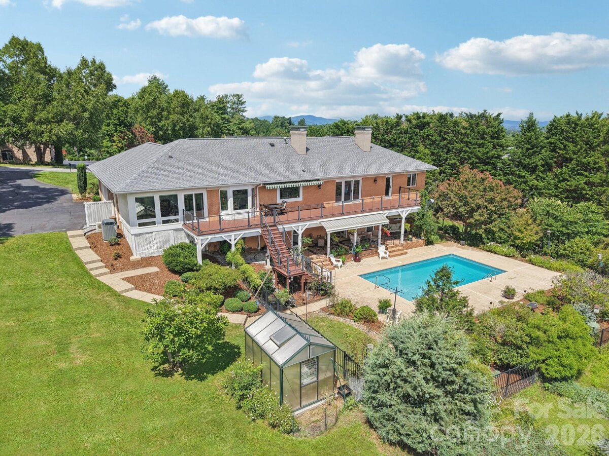 Hendersonville 3 4351639c