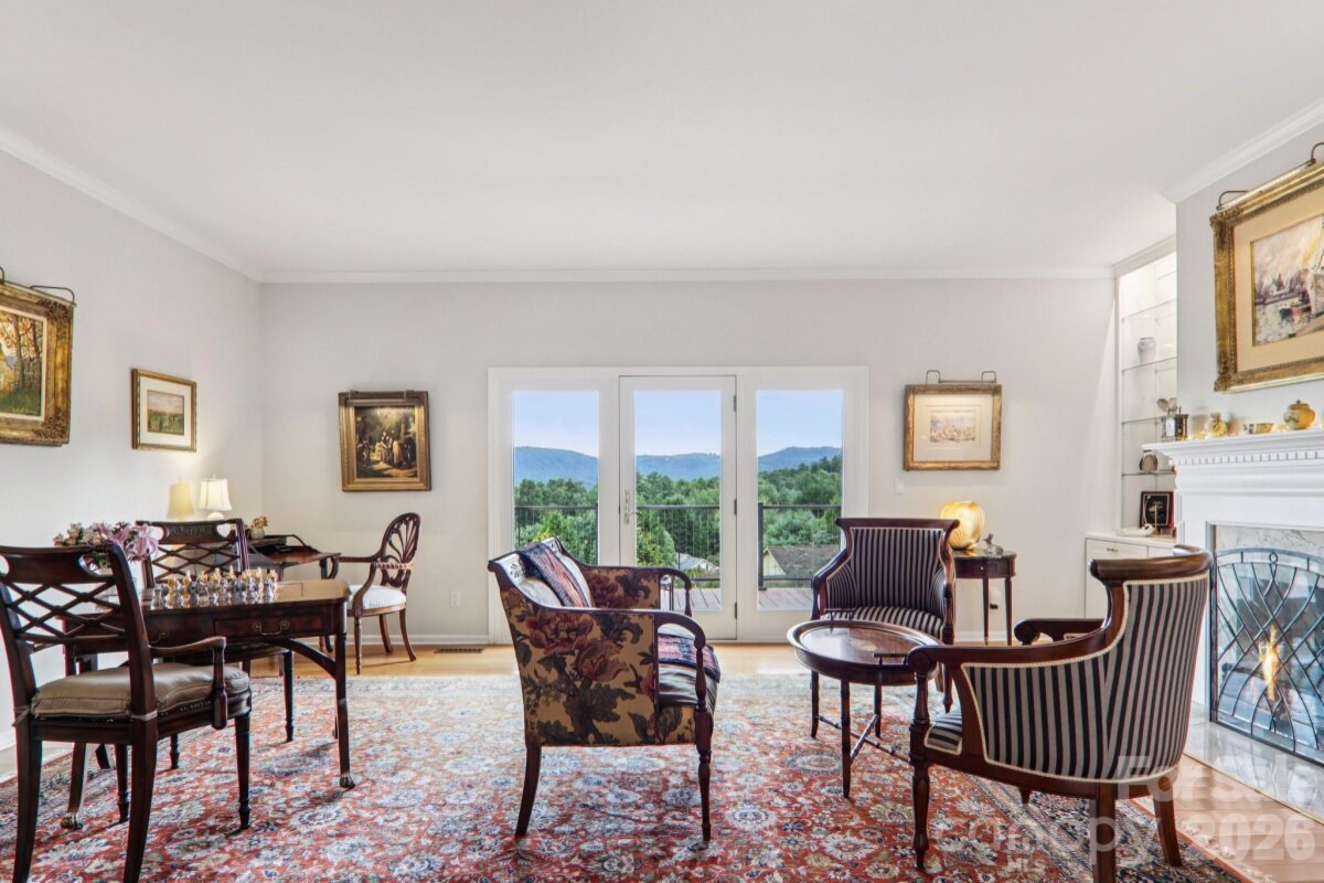 Hendersonville 6 4351639f