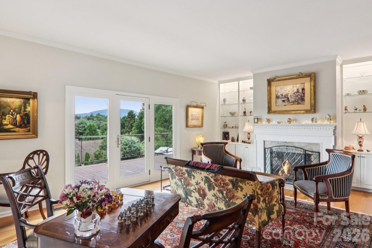 Hendersonville 7 4351639g