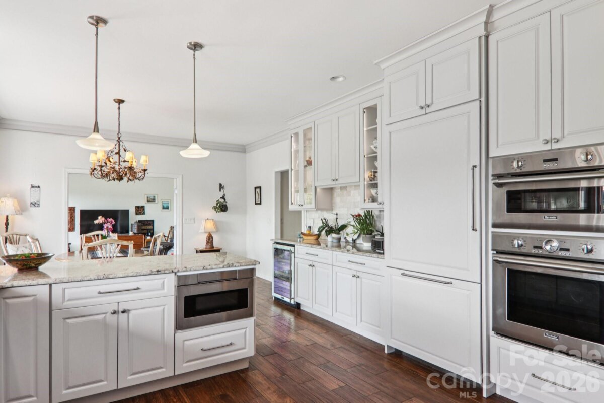 Hendersonville 12 4351639l