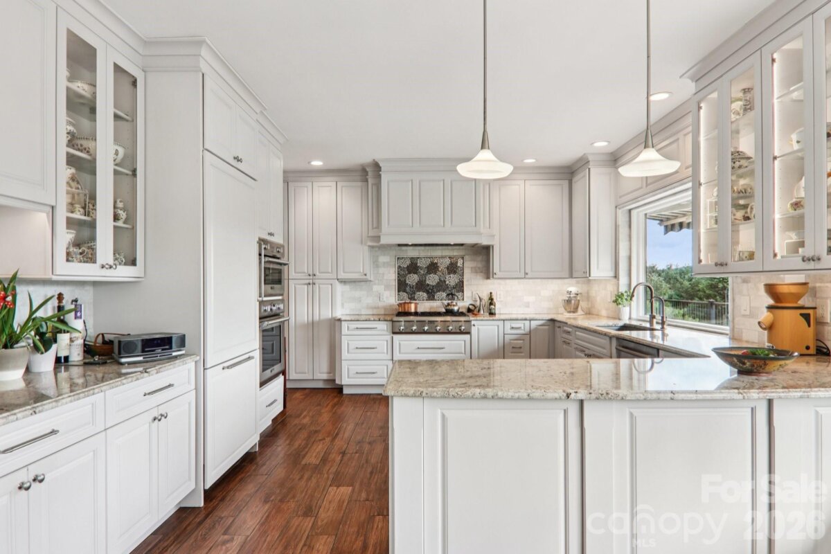 Hendersonville 14 4351639n