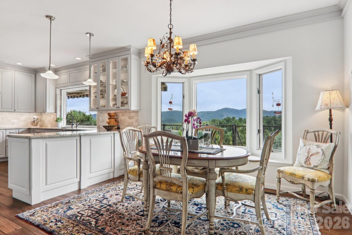 Hendersonville 15 4351639o