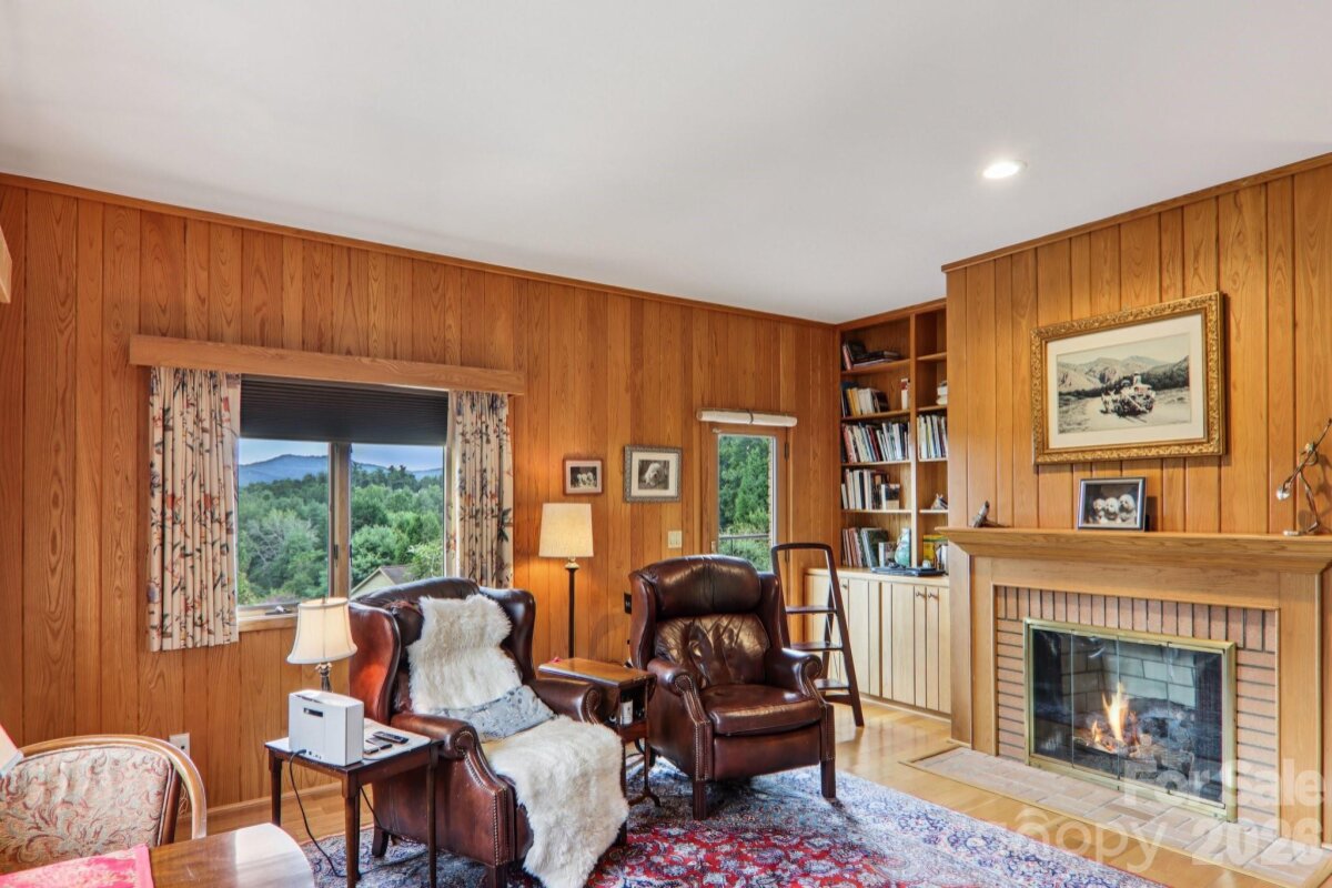 Hendersonville 20 4351639t