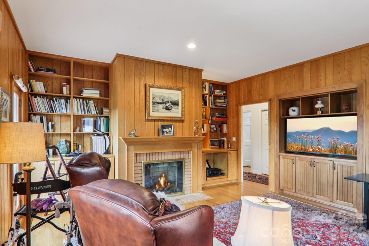 Hendersonville 21 4351639u