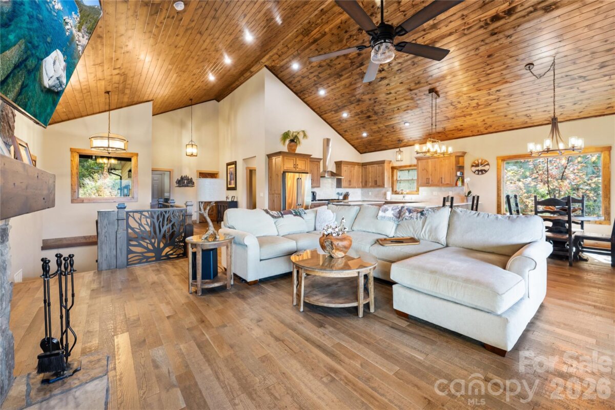 Waynesville 7 4352186g