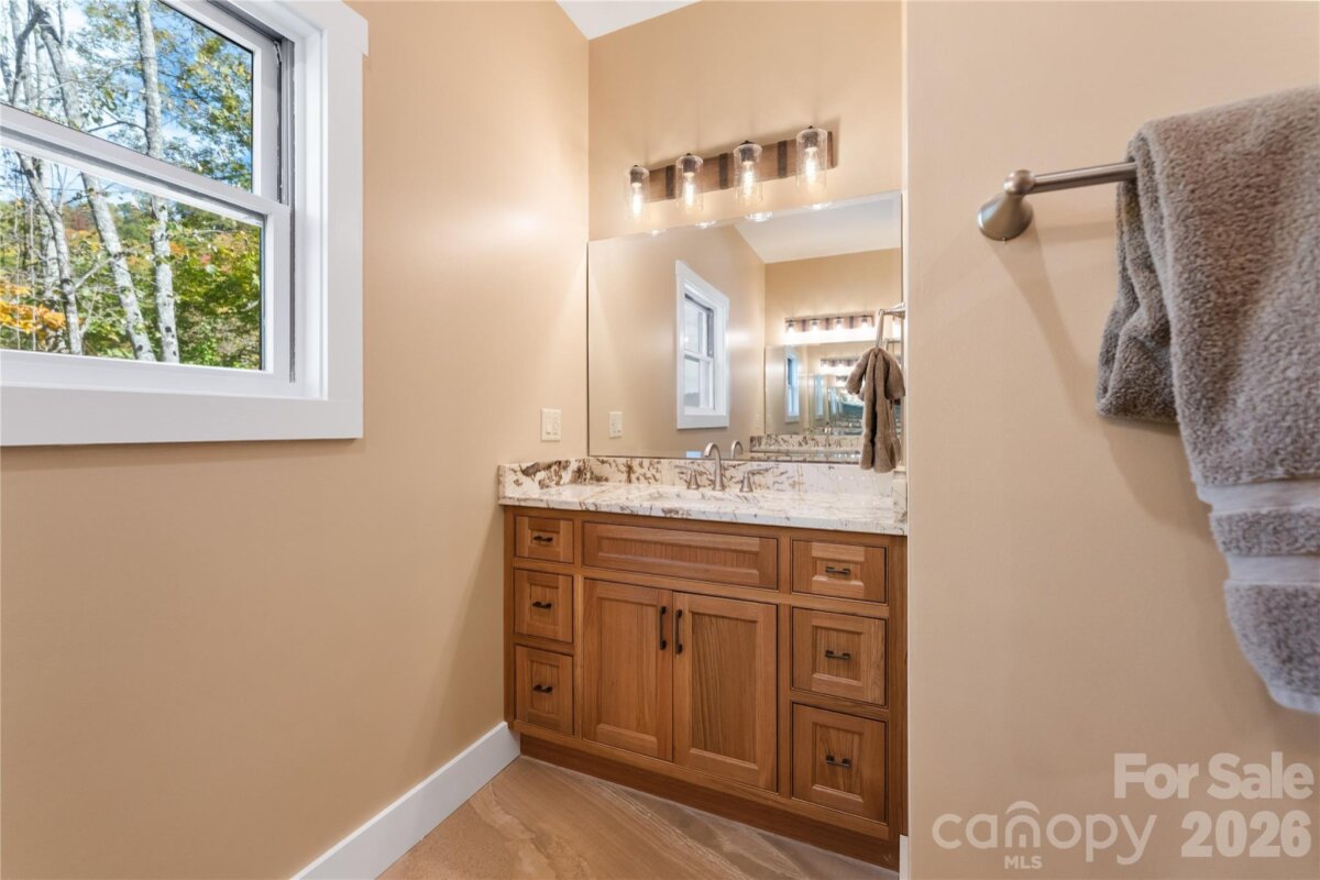 Waynesville 22 4352186v