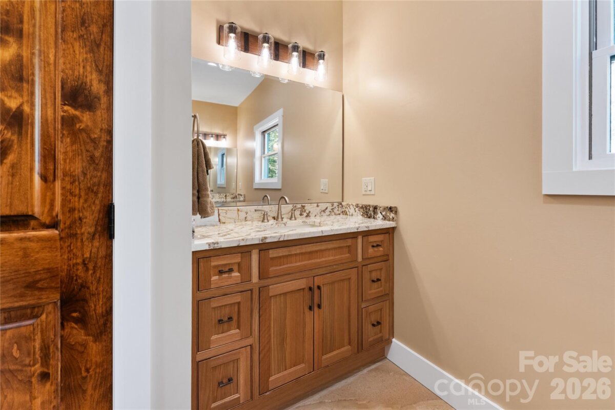 Waynesville 23 4352186w