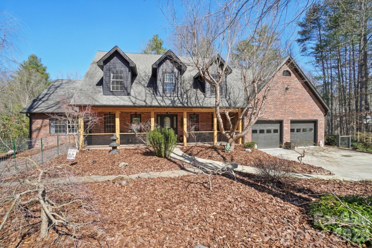 Hendersonville 2 4352423b