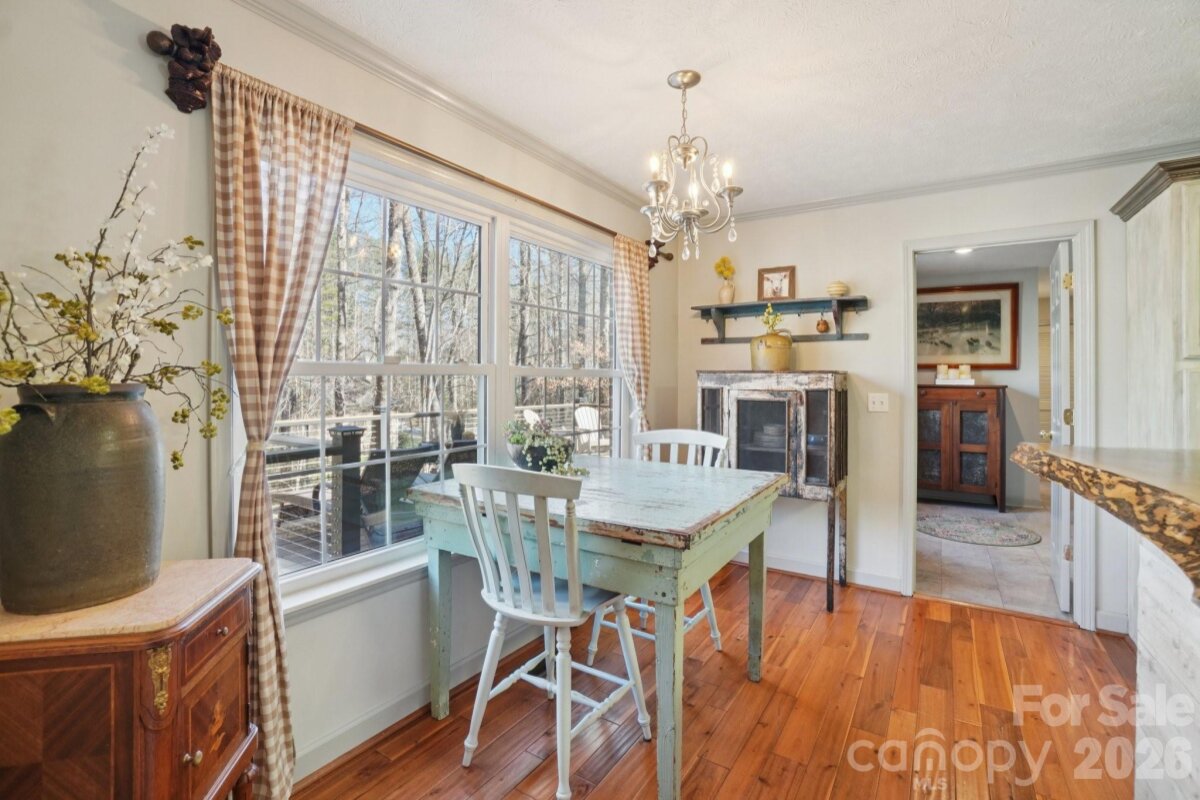 Hendersonville 15 4352423o