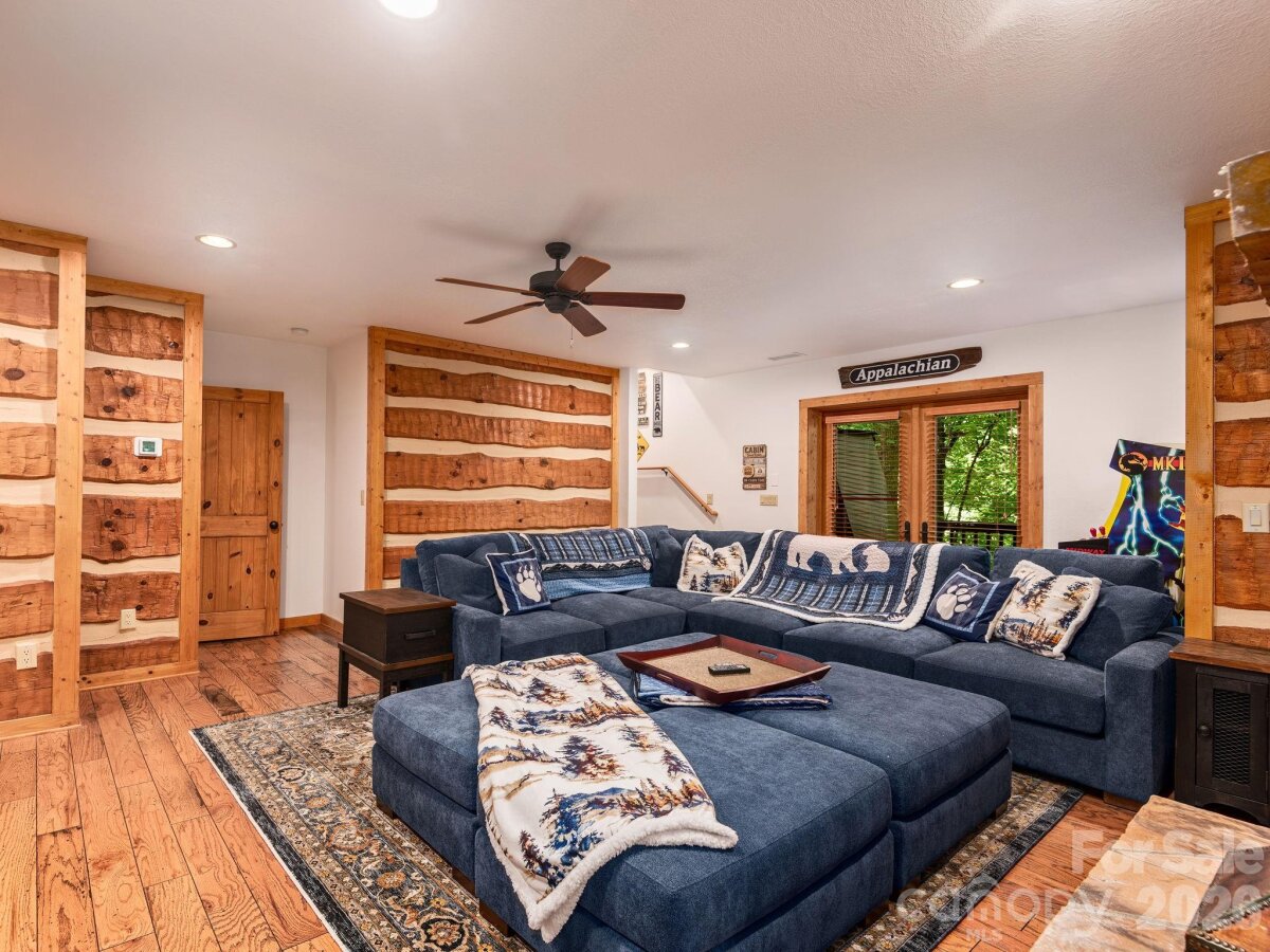 Burnsville 18 4352768r