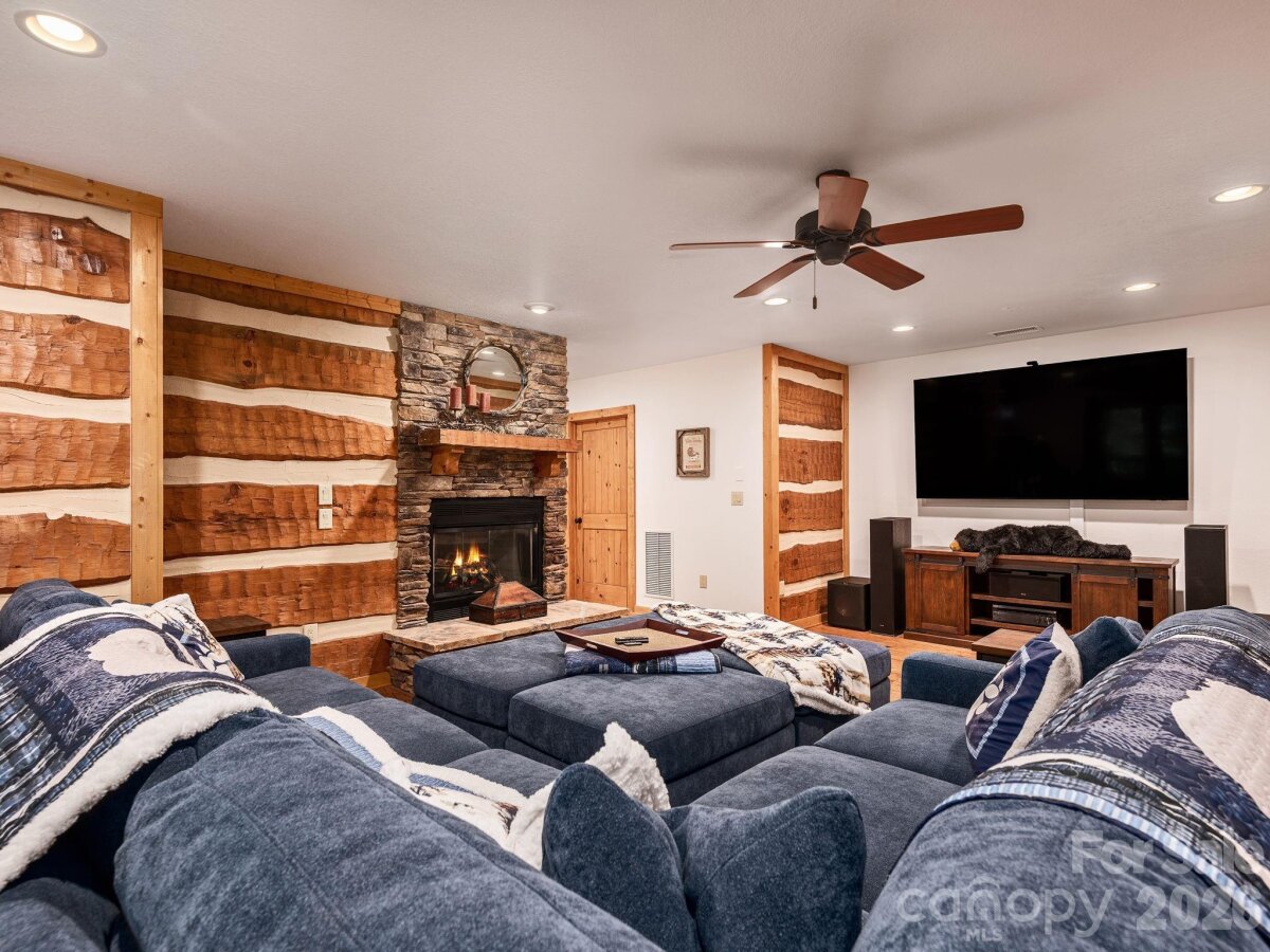 Burnsville 19 4352768s