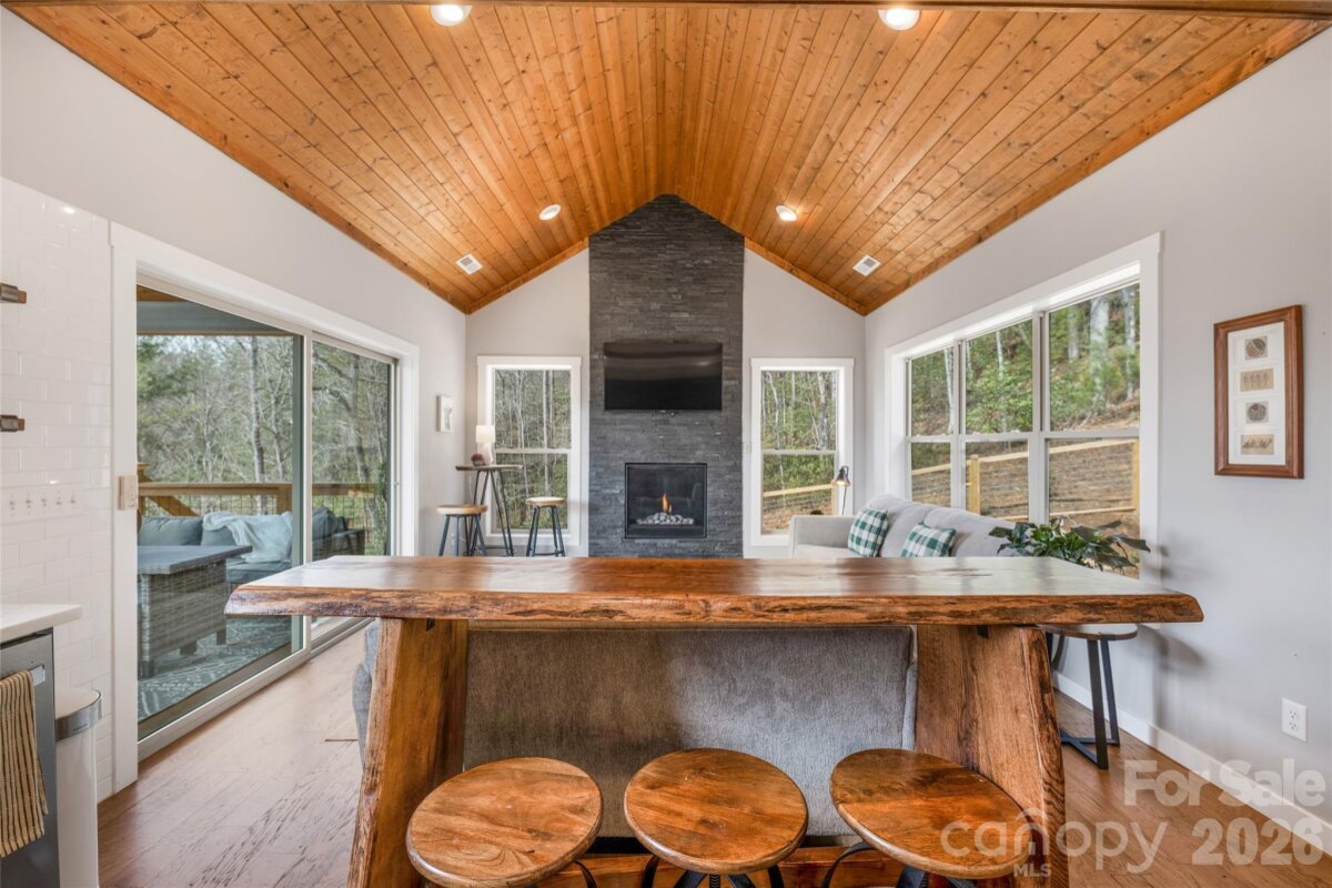 Fairview 11 4353772g