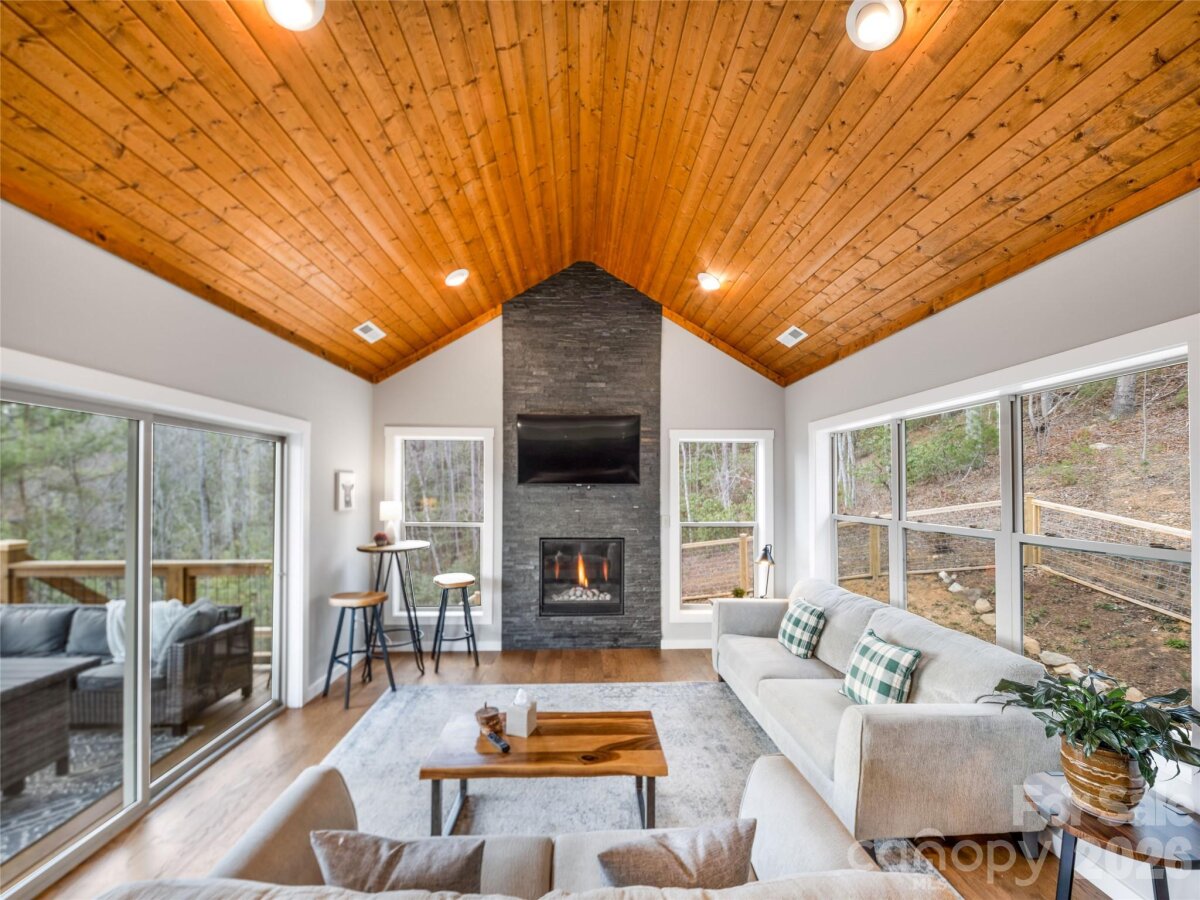 Fairview 12 4353772h