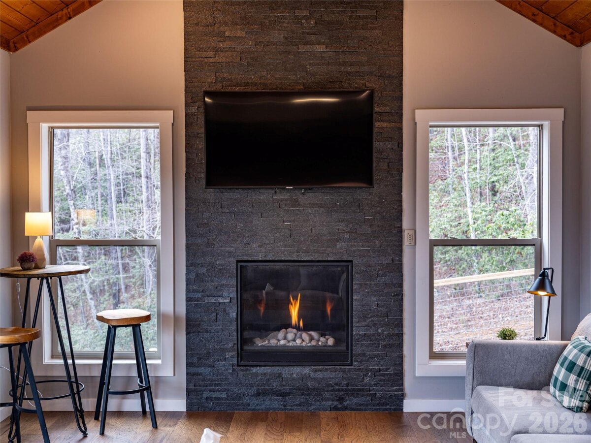 Fairview 14 4353772j