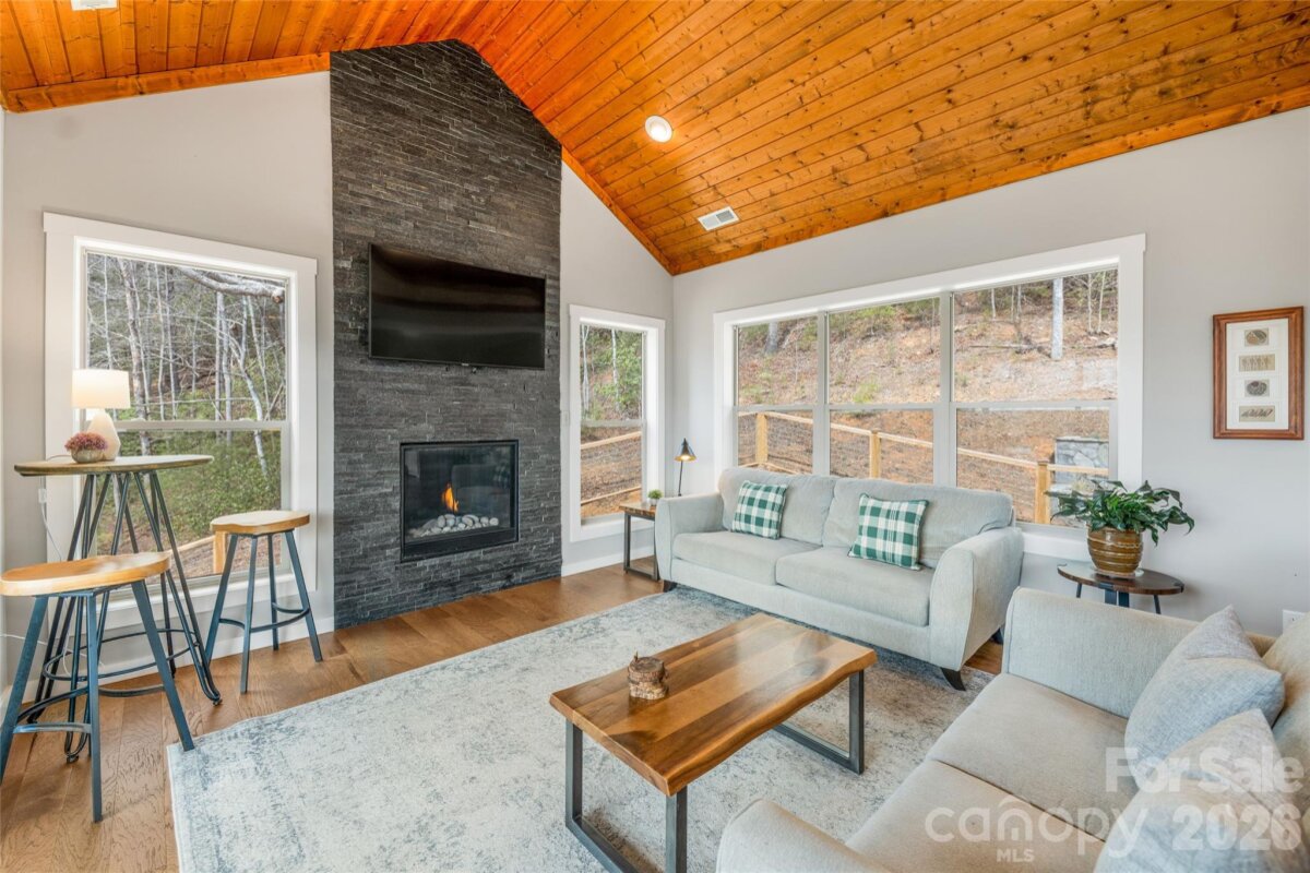 Fairview 17 4353772m