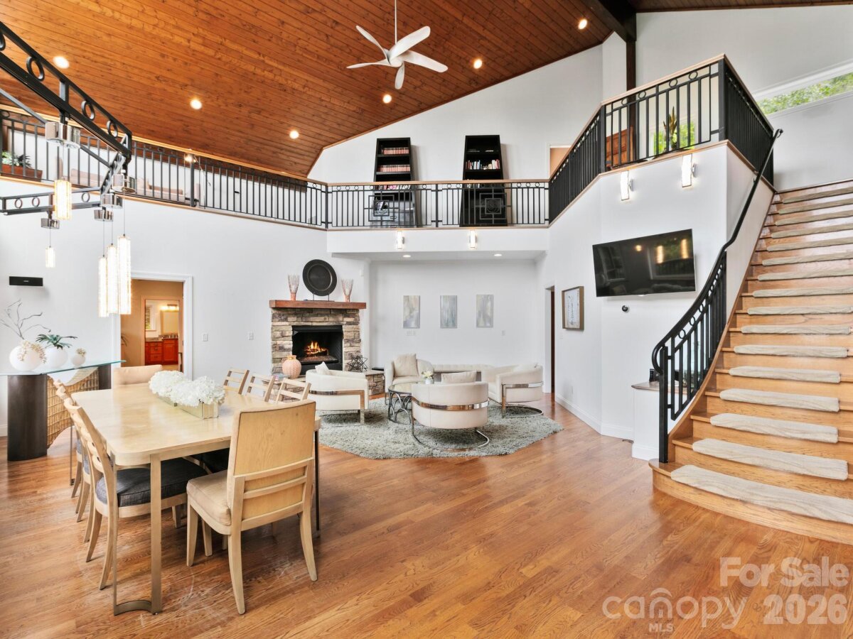 Hendersonville 8 4354526h