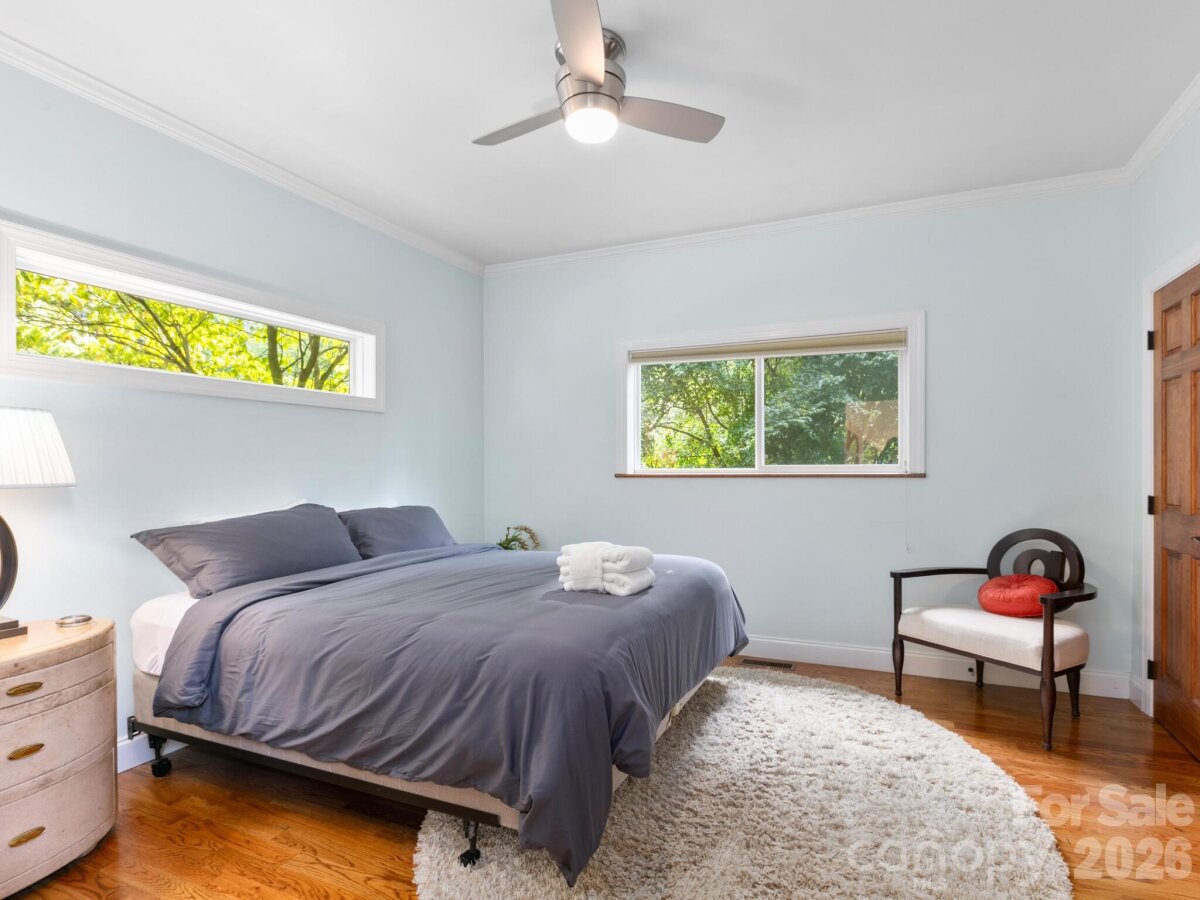 Hendersonville 17 4354526q