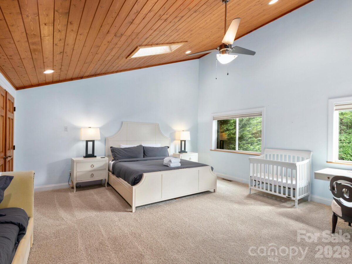 Hendersonville 22 4354526v