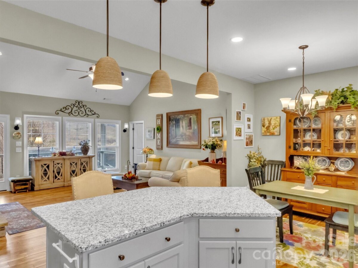 Waynesville 9 4354572i