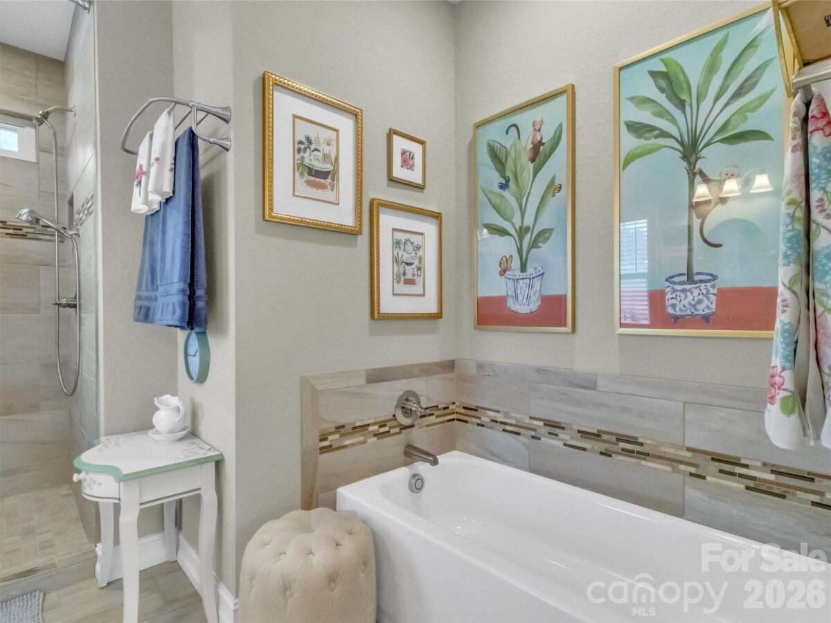 Waynesville 18 4354572r