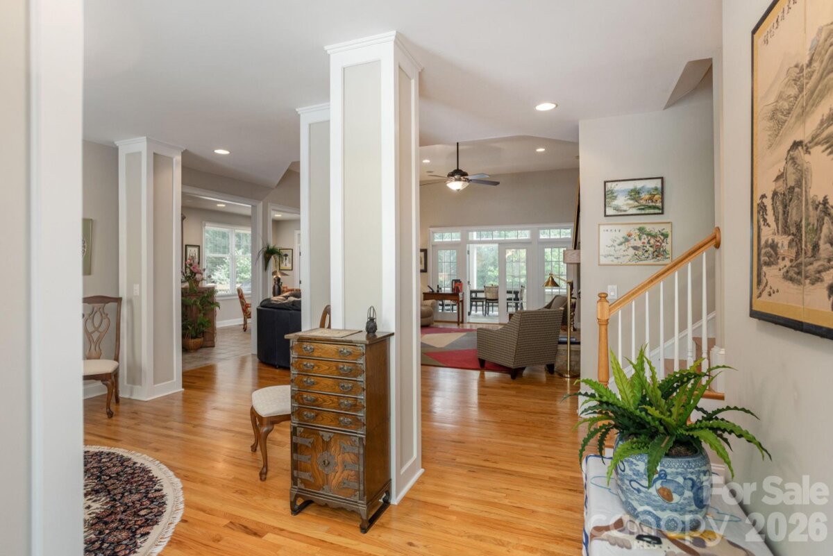 Hendersonville 7 4354870g