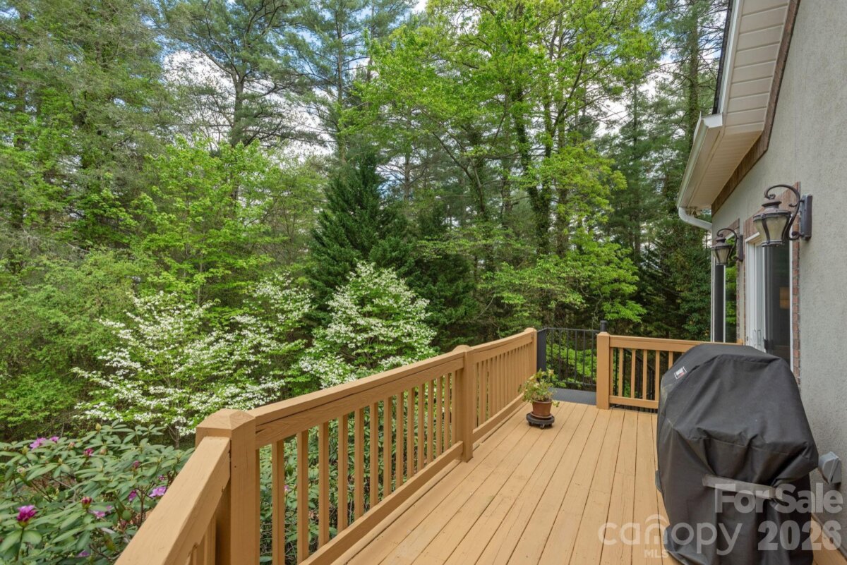 Hendersonville 15 4354870o