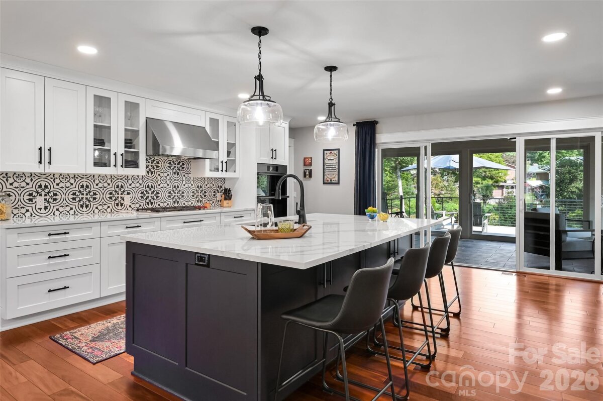 Hendersonville 2 4354962b