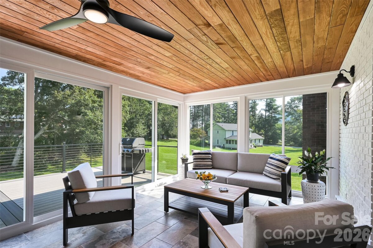 Hendersonville 3 4354962c