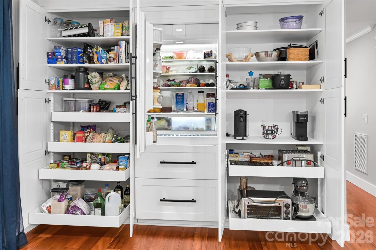 Hendersonville 9 4354962i