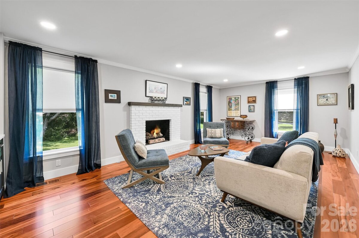 Hendersonville 13 4354962m