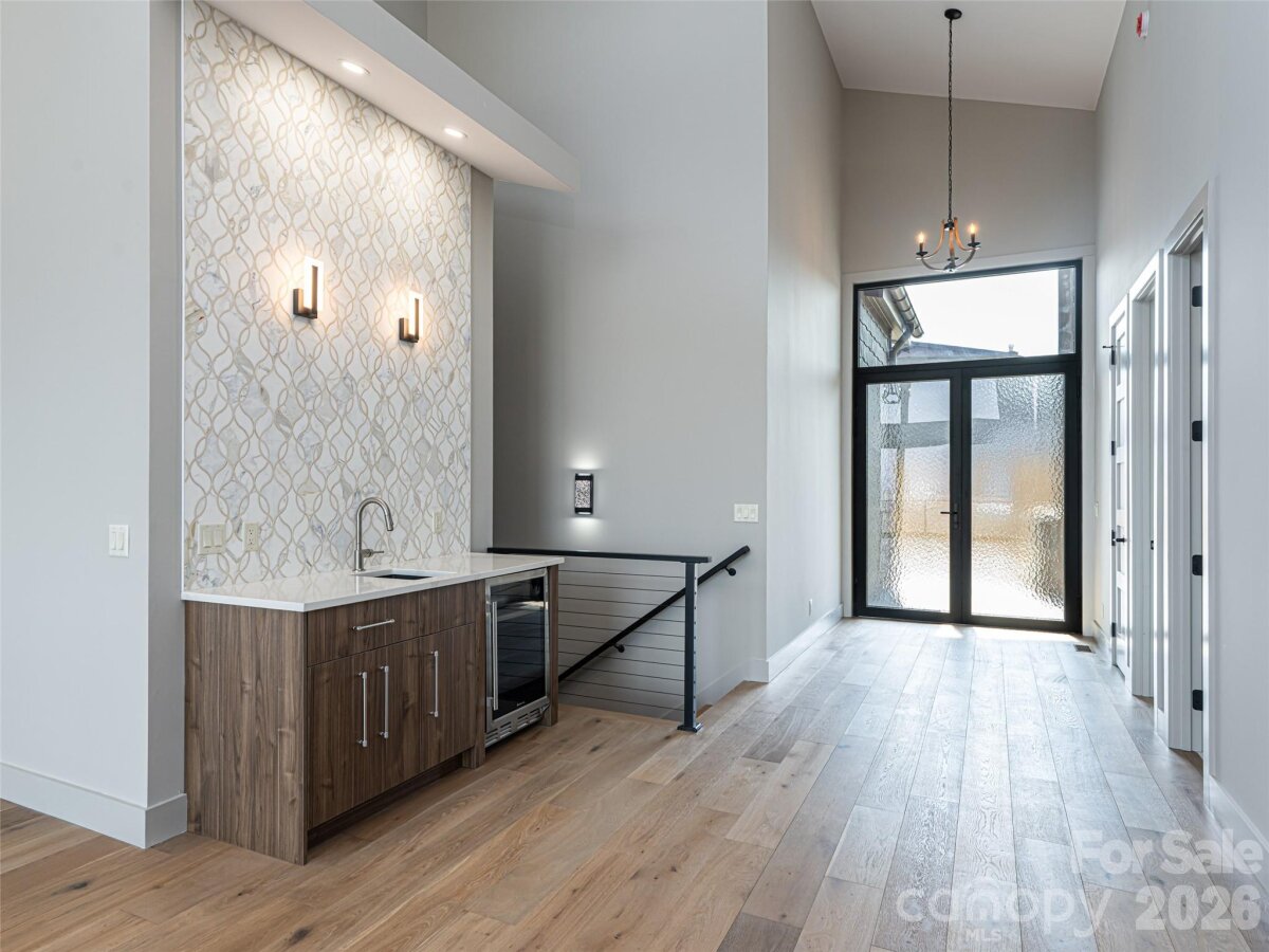 Hendersonville 10 4355348j